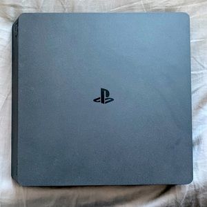 PS4 Slim (500GB)
